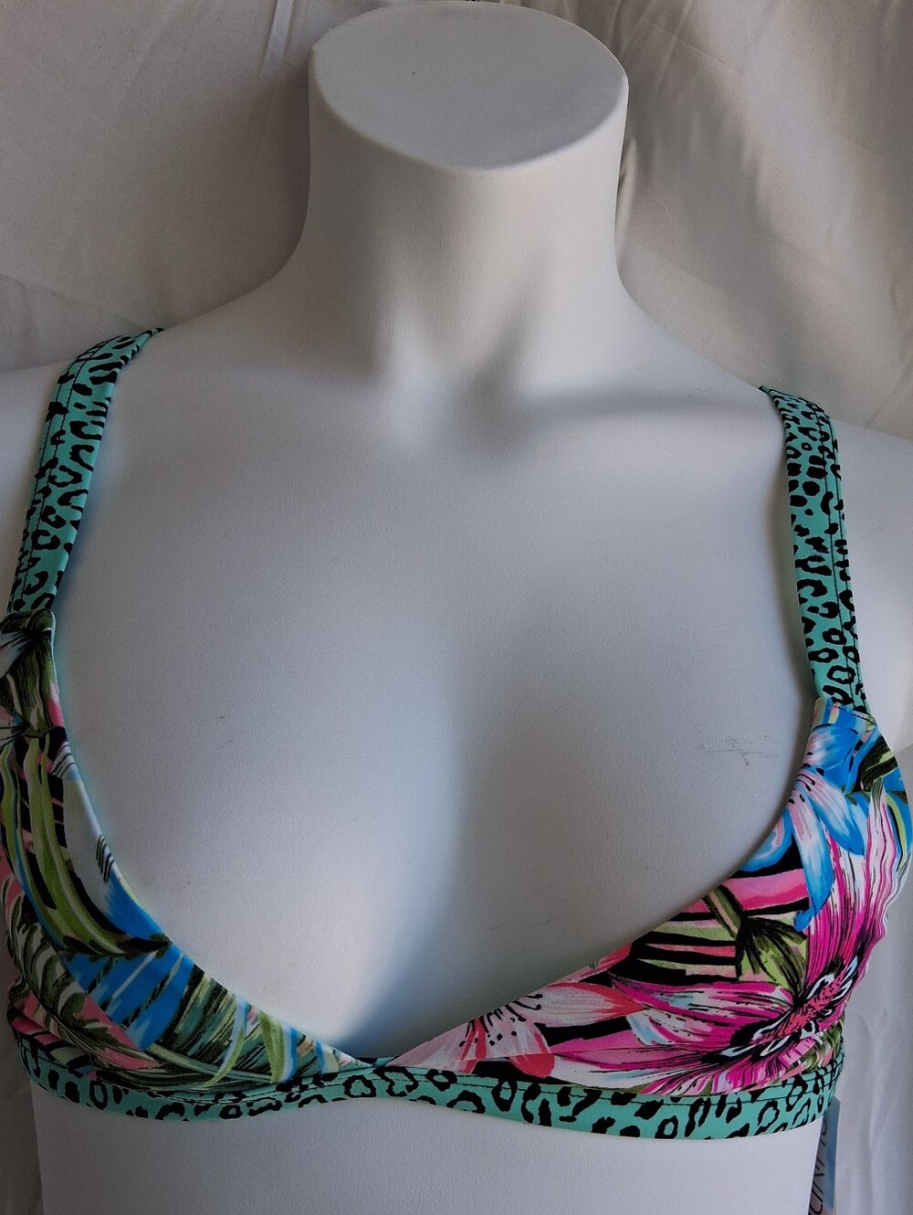 Sundazed Tropical Floral Bikini Top in Aqua Leopard Trim Sz M NWT